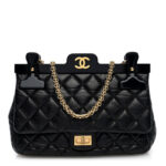 Aged Calfskin Quilted 2.55 Reissue 225 Hanger Flap Black - Image 8