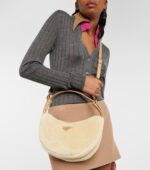 Arqué shearling shoulder bag - Image 2