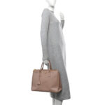 Saffiano Large Galleria Double Zip Tote Cipria - Image 2