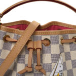 Damier Azur Vivienne Sac Nano Noe Dragon Fruit Pink - Image 7