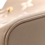 Empreinte Monogram Giant Neonoe MM Tourterelle Creme - Image 10