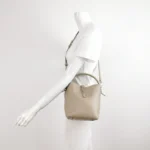 Le 37 leather crossbody bag Beige Leather - Image 9