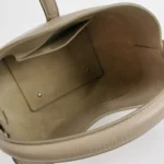 Le 37 leather crossbody bag Beige Leather - Image 4