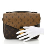 Reverse Monogram Pochette Metis - Image 2